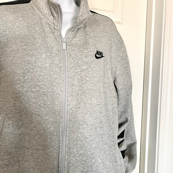 Nike Grey And Navy Full Zip Relaxed Fit Athleisure Sweater - Picture 5 of 8